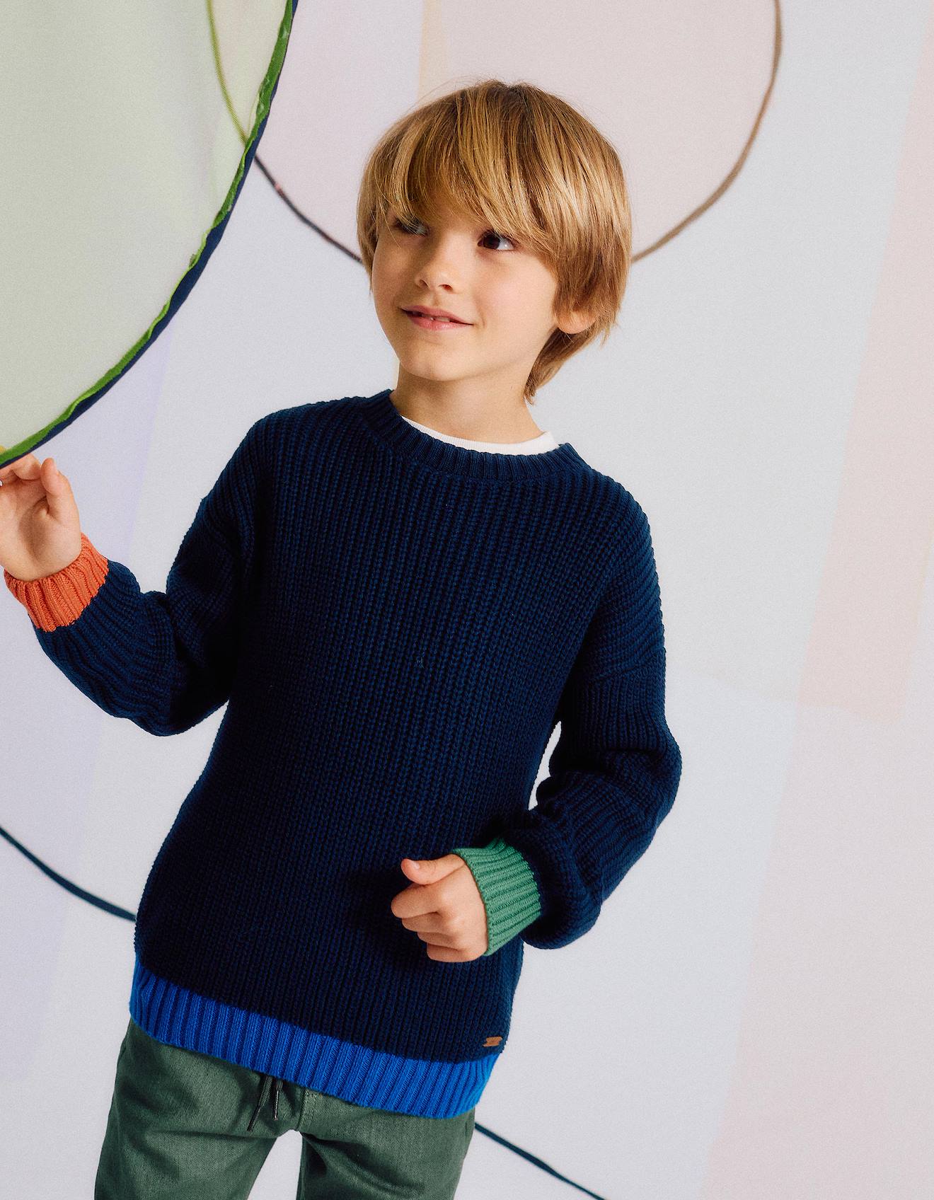 Pull En Tricot Avec Des Détails Colorés Bleu Foncé