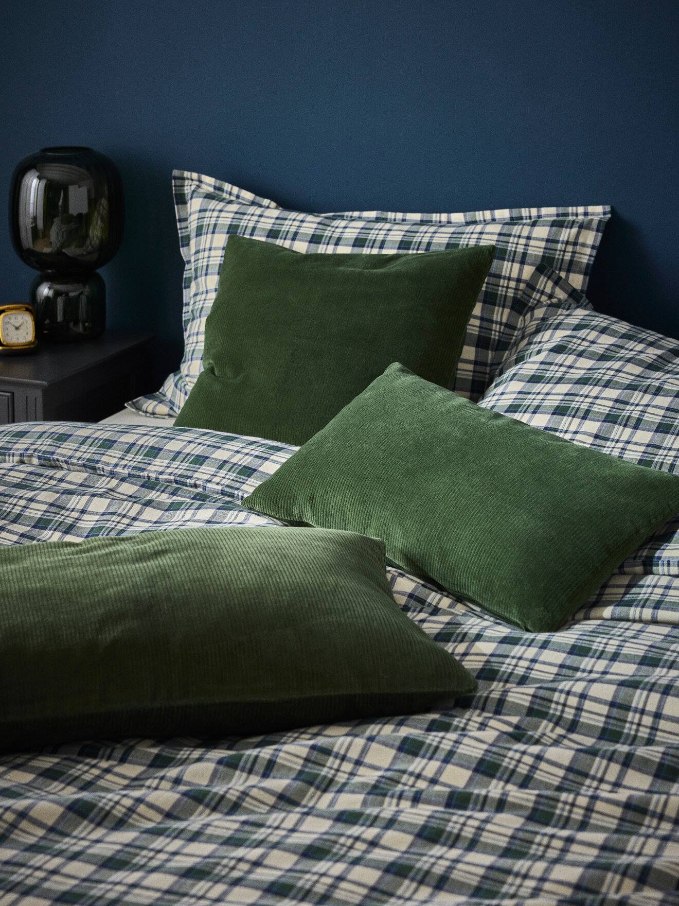 Housse de coussin en velours côtelé vert foret