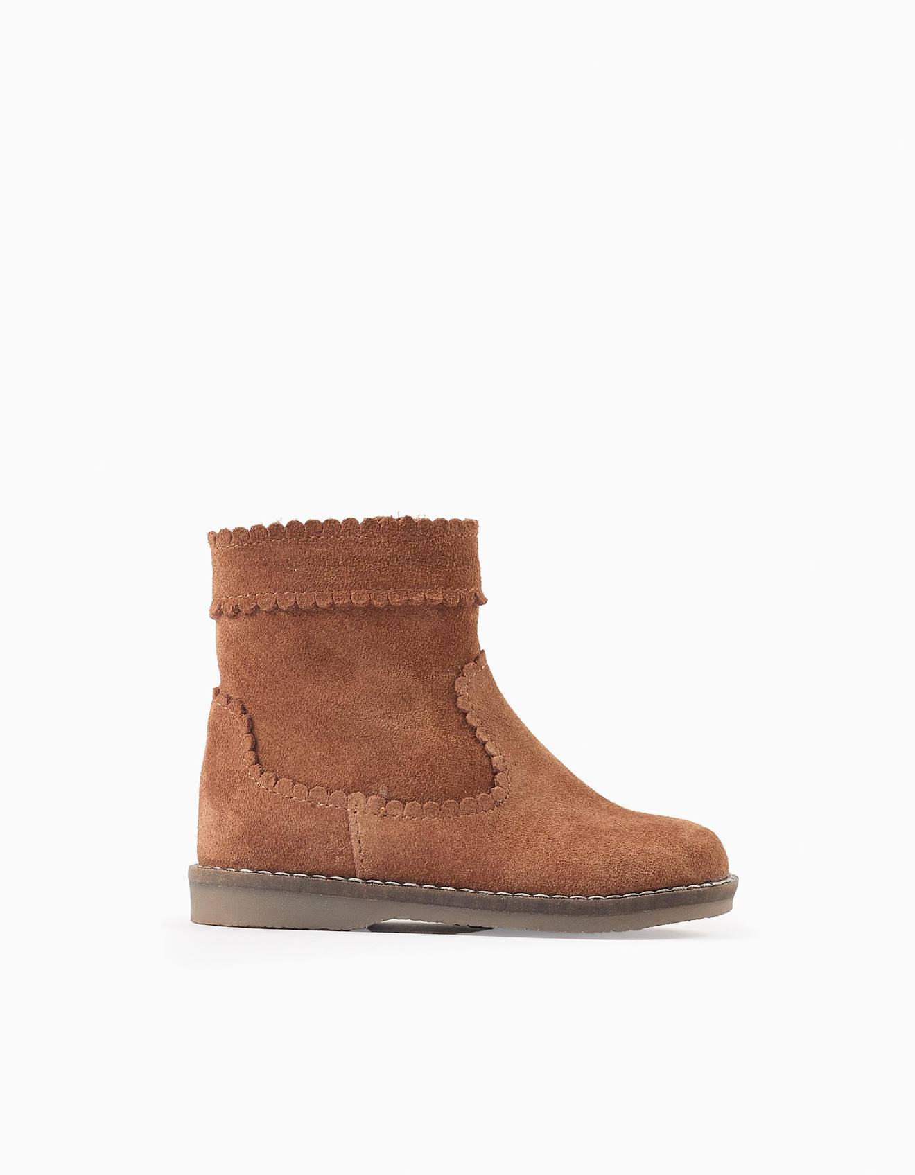 Bottines En Cuir Suédé Avec Découpes Beige Foncé
