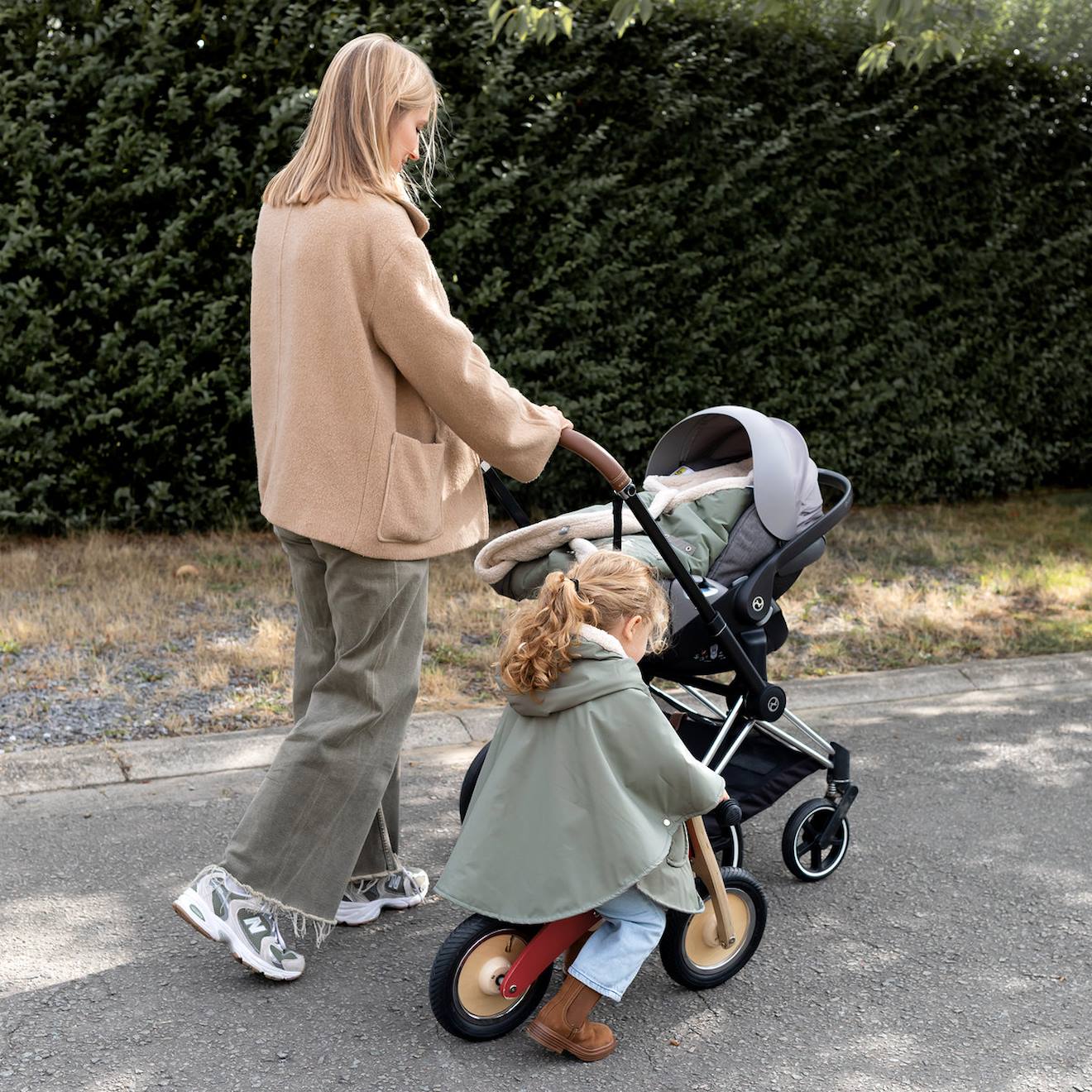 Poncho De Voyage Bébé Pour Siège Auto - Au Chaud Sous La Pluie Green (Bemini) - Image 2