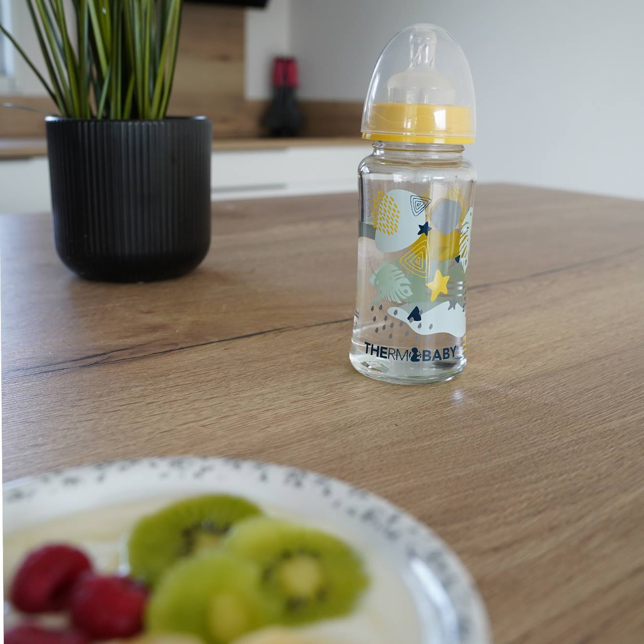 Biberon En Verre 230 Ml Système Anti-colique Débit Moyen Transparent (Thermobaby) - Image 1