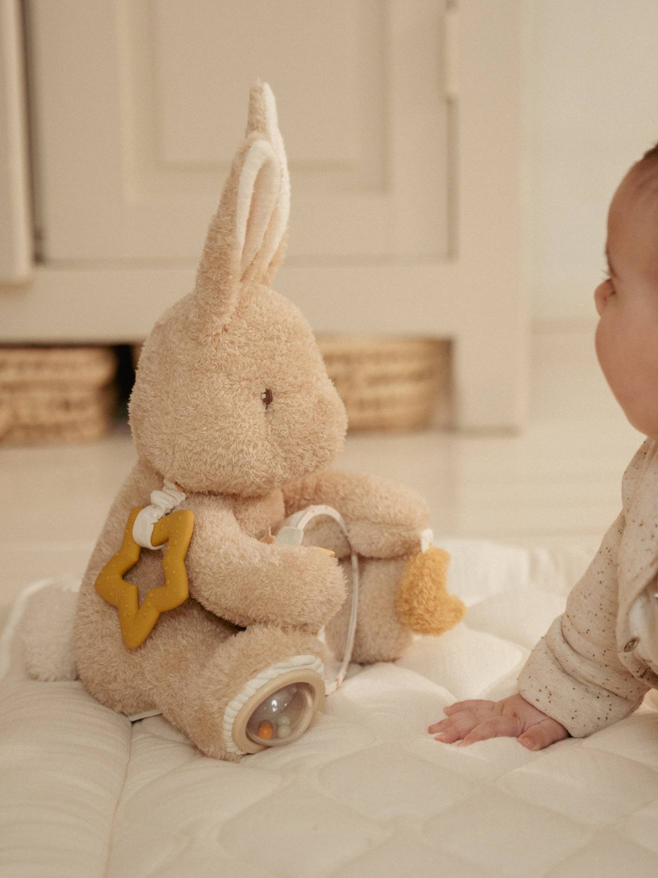 Peluche d'activités Lapin - Newborn beige (Little Dutch) - Image 1