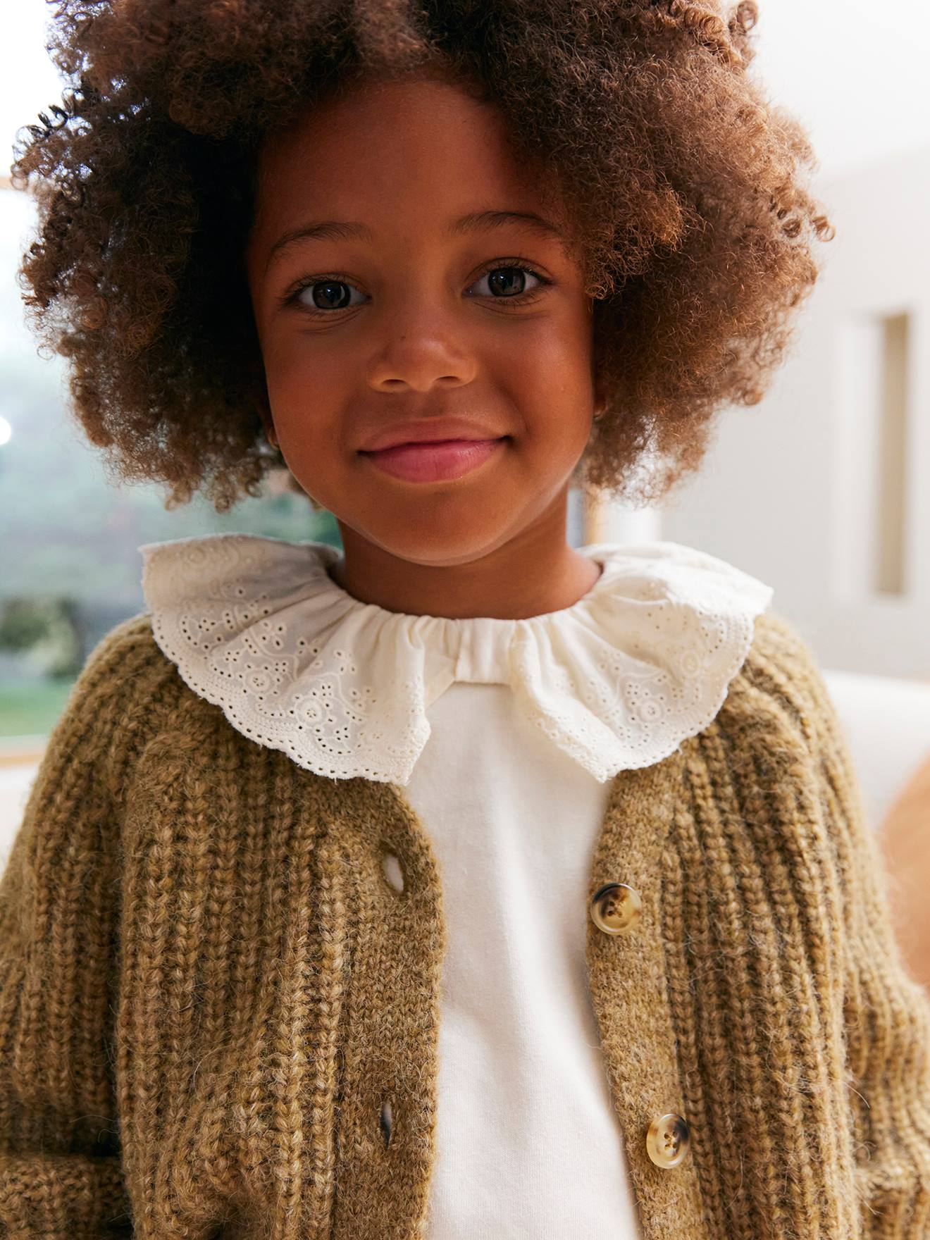 Tee-shirt fille col broderie anglaise cru 11 €