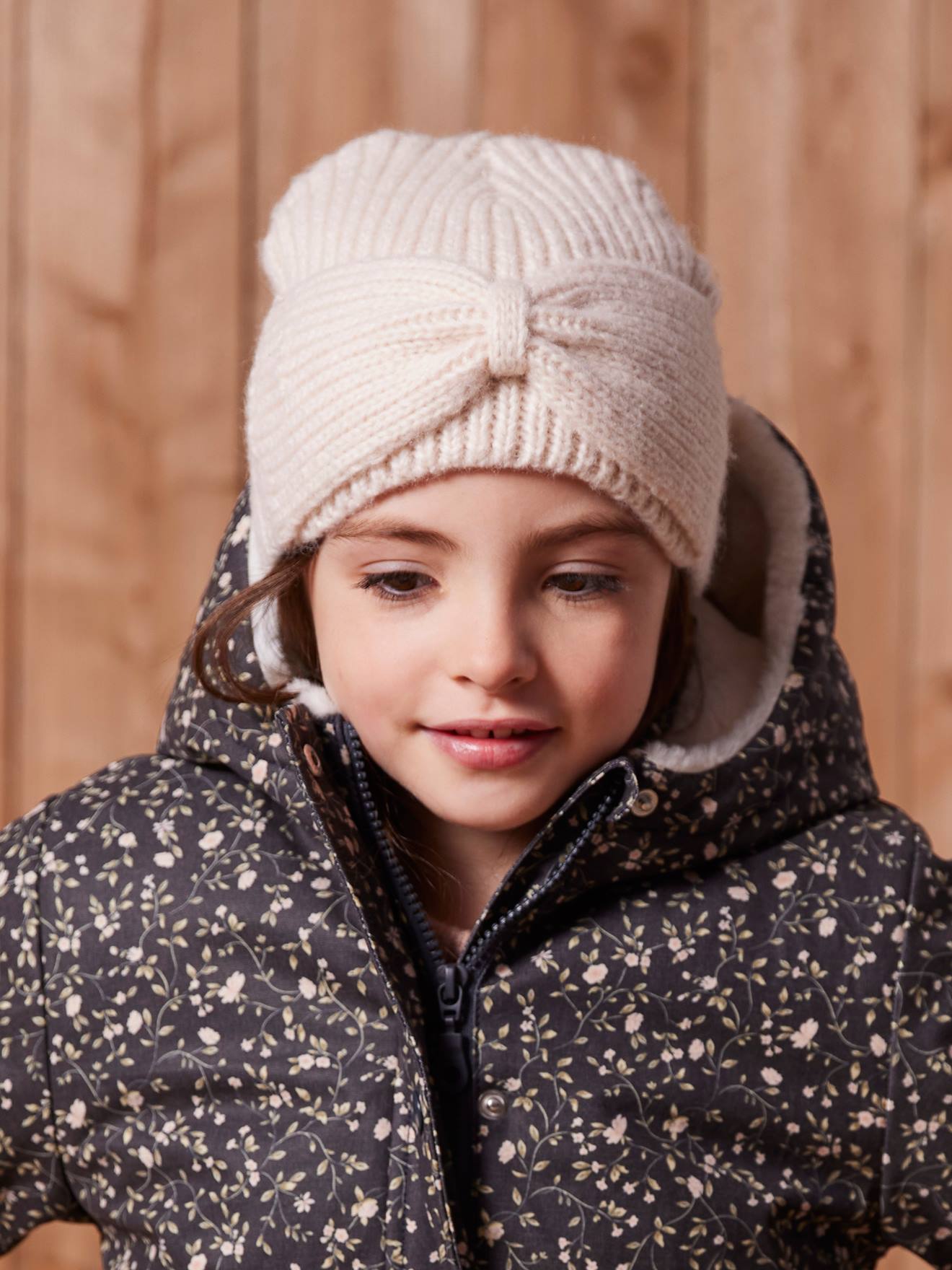 Bonnet fille en maille côtelée avec noeud fantaisie beige chiné