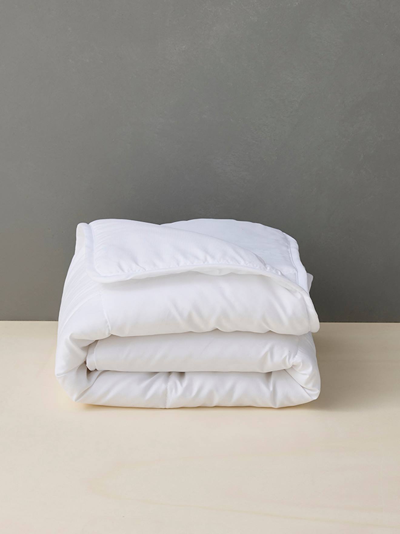 Couette bébé microfibre antibactérien traitée Sanitized® blanc