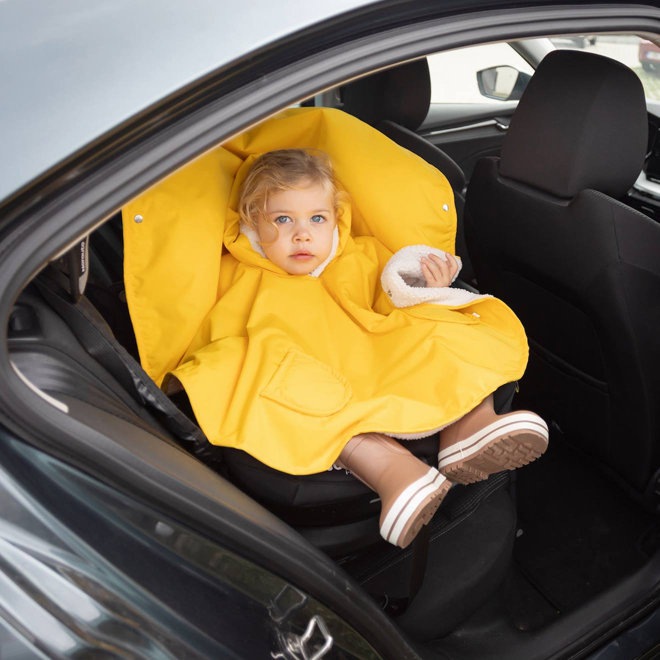 Poncho De Voyage Bébé Pour Siège Auto - Au Chaud Sous La Pluie Jaune (Bemini) - Image 2