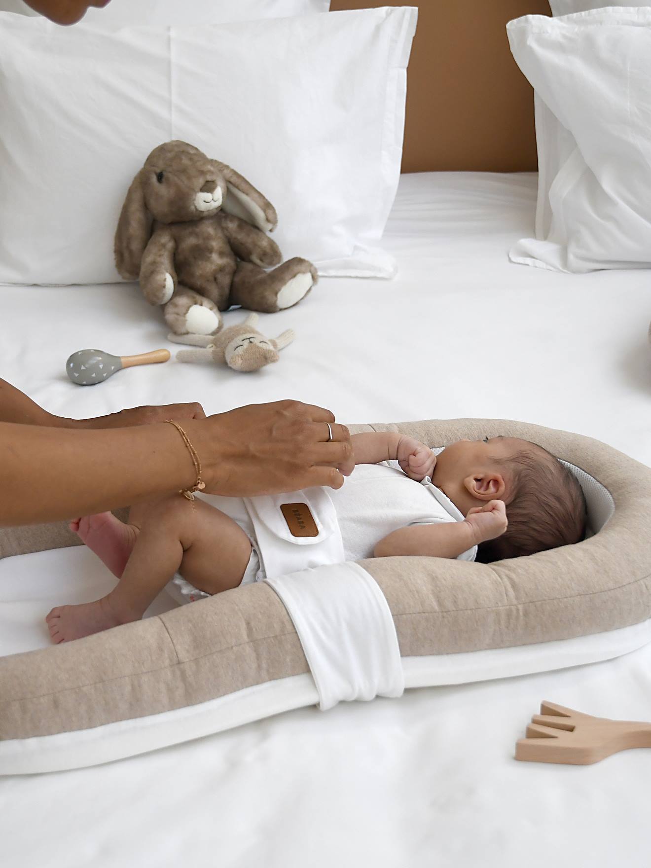 Réducteur de lit bébé Cocoony beige